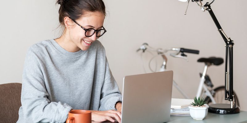 woman-using-computer-laptop-TPL3ZR2.jpg